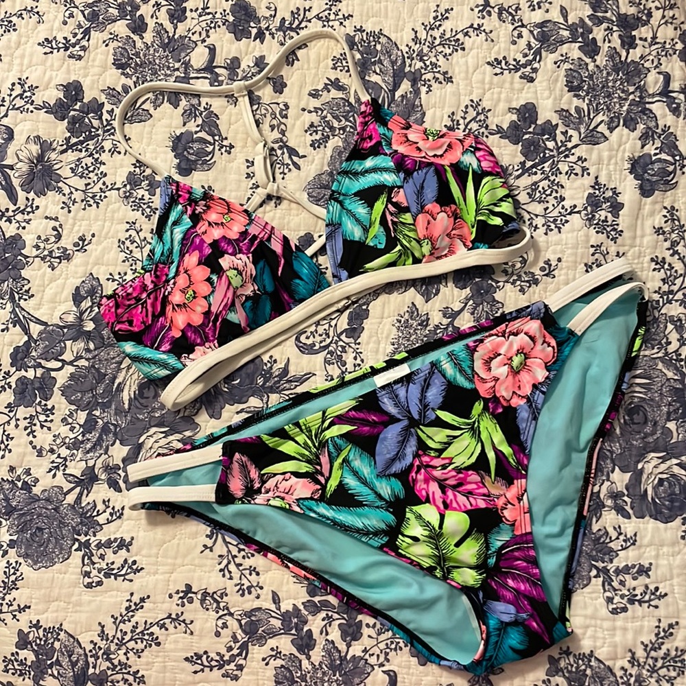 LAST CHANCE Strappy Neon Bikini 💕